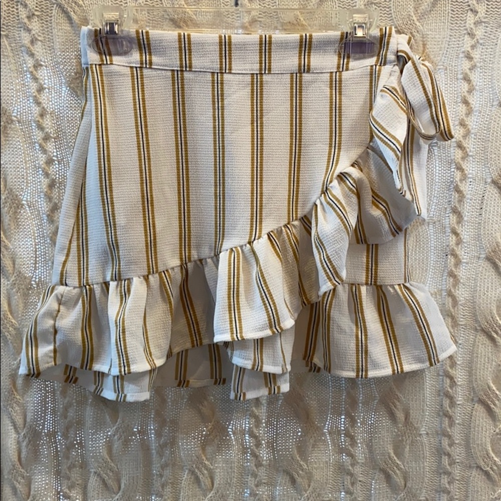 NWOT Cotton On skirt